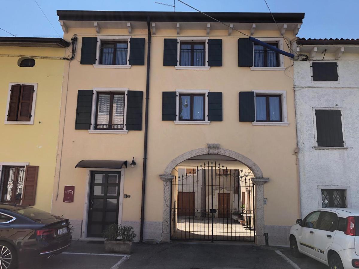 La Casa Della Ada Hotel Castelnuovo del Garda Exterior photo